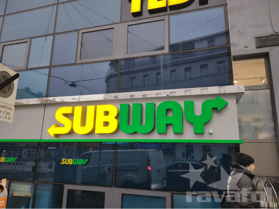 3D-Buchstaben für Subway, Wien